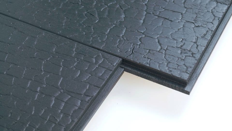 Carboris Figura ähnelt auf den ersten Blick verkohlten Carboris-Profilen, unterscheidet sich jedoch in seinen Materialeigenschaften.