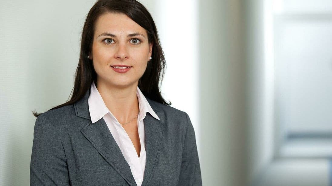 Zum schrittweisen Wechsel des Steuerberaters rät Isabel Klocke vom Bund der Steuerzahler Deutschland.