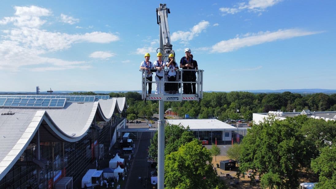 Spektakulären Ausblick gibt es im Dachkran der Dachdecker.