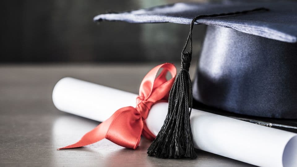 Im Handwerk gibt es den Fortbildungsabschluss Master Professional: Er ist auf auf gleicher Stufe wie der universitäre Masterabschluss.