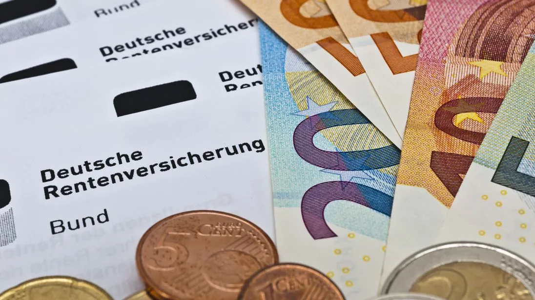 Mit einer freiwilligen Nachzahlung können Versicherte ihre spätere Rente aufbessern oder einen Rentenanspruch erwerben.