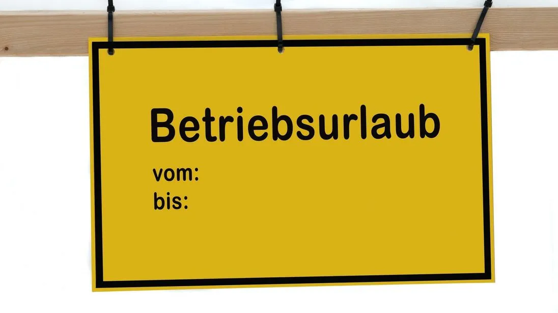 Wer Betriebsferien macht, sollte dafür sorgen, dass Kunden per E-Mail alle wichtigen Informationen über die Schließzeit erhalten.