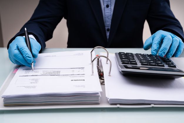 Keine Chance: Die Finanzämter wissen genau, wer welche Corona-Zuschüsse bekommen hat – und gleichen Ihre Infos mit der „Anlage Corona-Hilfen“ ab.