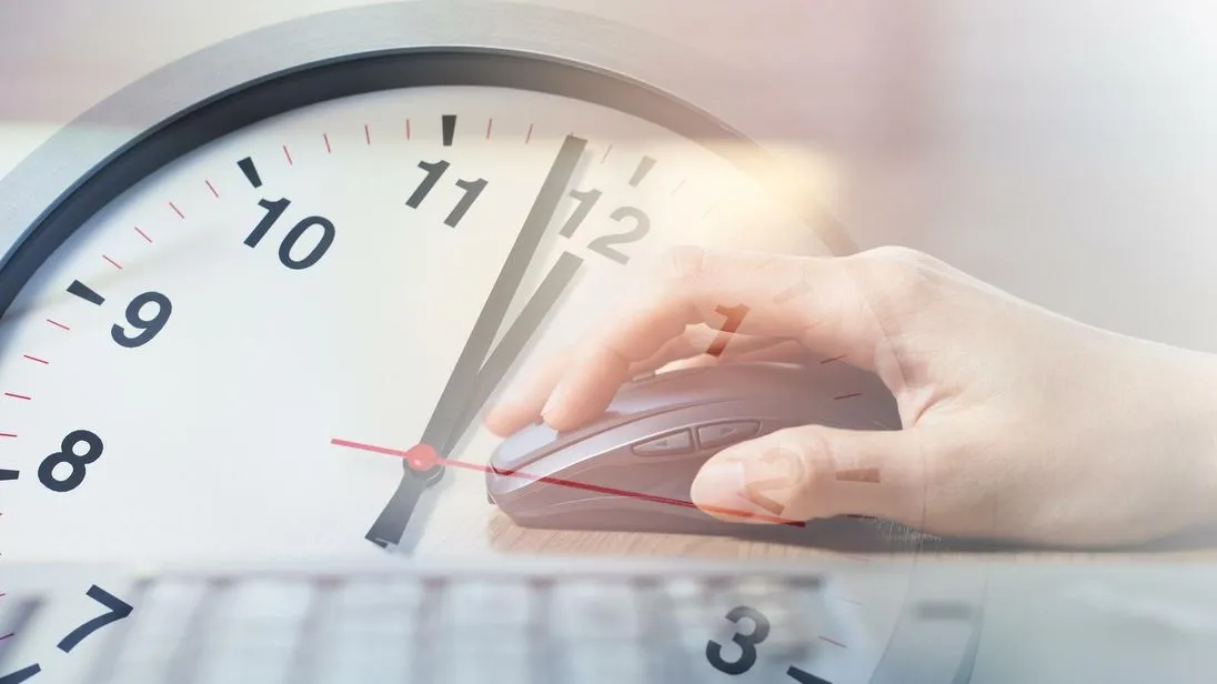 Kritik am Gesetzentwurf: Das Dachdeckerhandwerk fürchtet, dass durch die Pflicht zur digitalem Arbeitszeiterfassung höhere Kosten und mehr Bürokratie auf Betriebe zukommt.