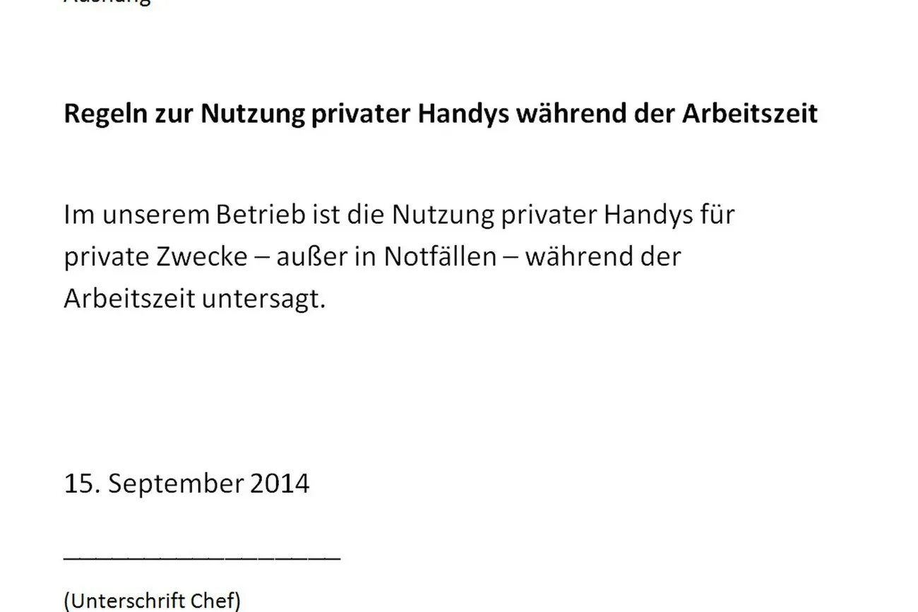 Text des Aushangs zum Verbot der privaten Handynutzung.