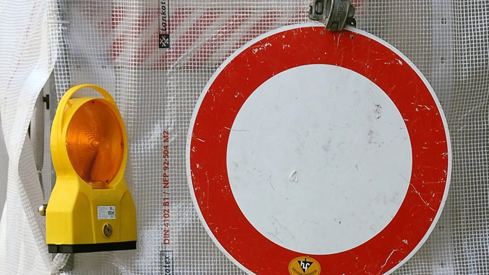 Verkehrsschild "Durchfahrt verboten"