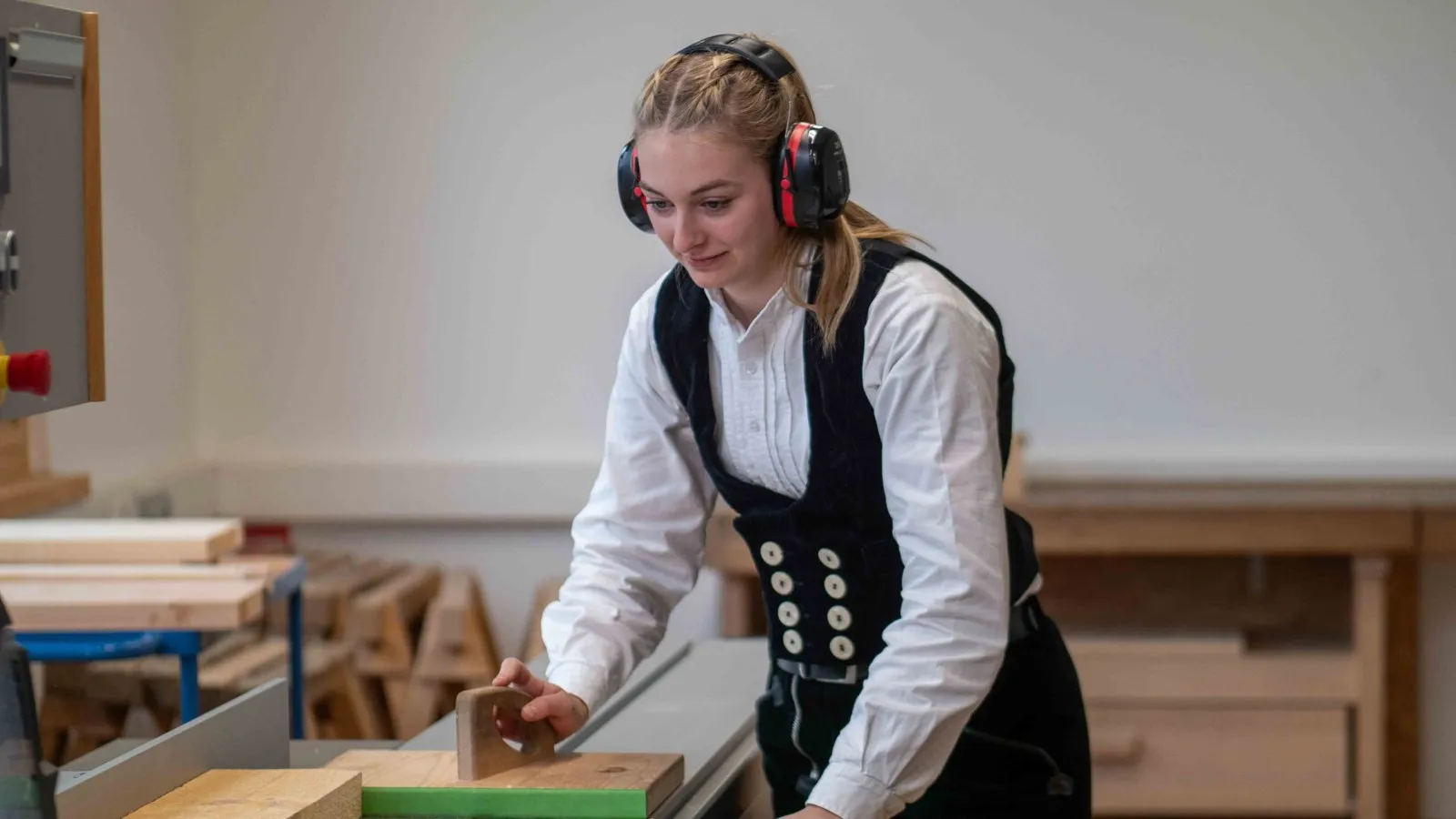 In diesem Studiengang wird die Zimmererausbildung mit dem Studium Bau-Projektmanagement kombiniert.
