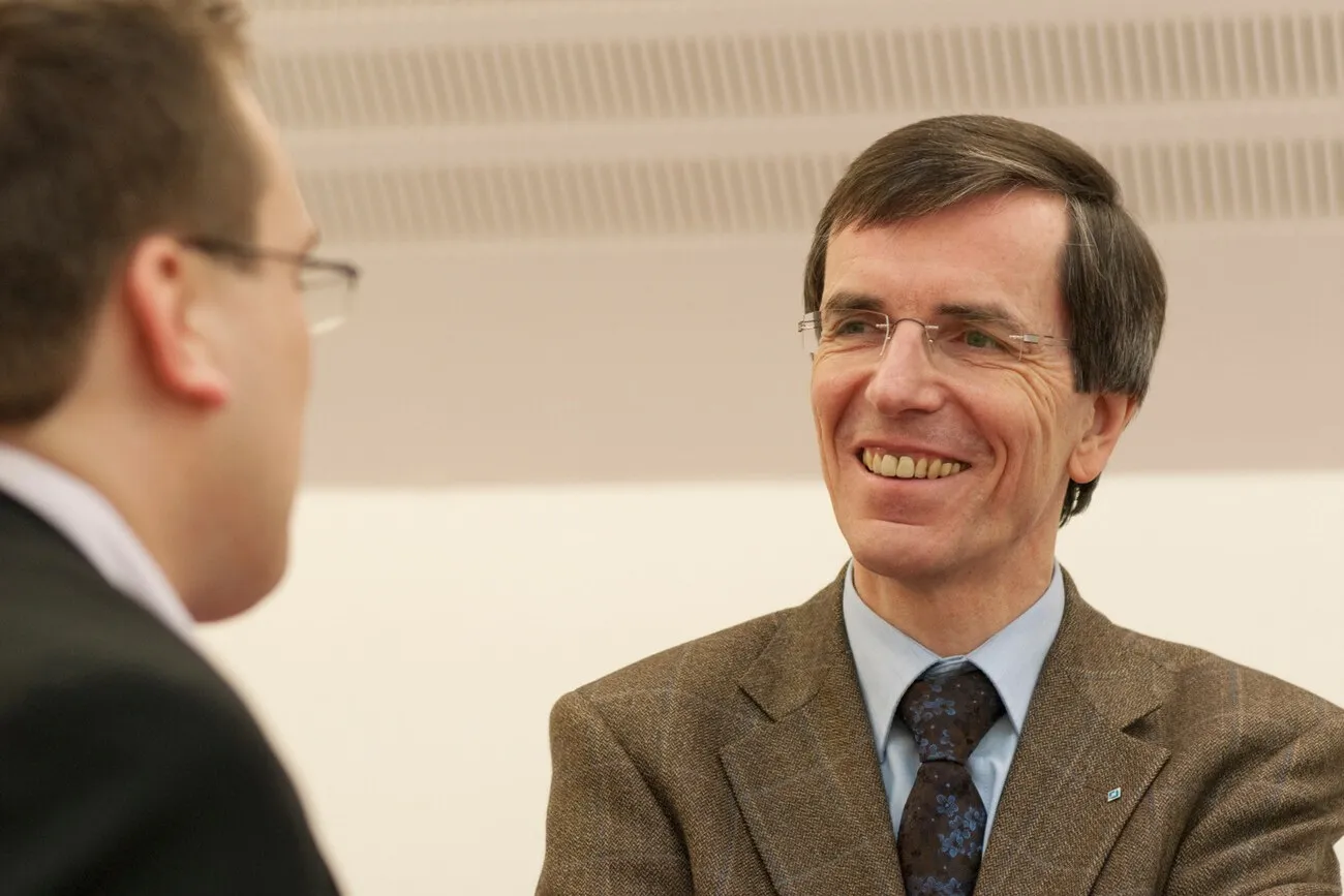 „Auch wenn Ihre Hausbank Leasing anbietet, sollten Sie Alternativen prüfen“, rät Carl-Dietrich Sander.