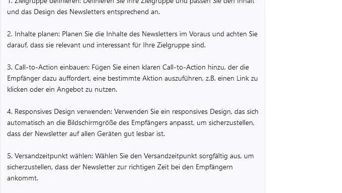 Screenshot vom Chat: Für den Newsletter-Versand hat die KI folgende Tipps und beruft sich dabei auf die Seiten 36 und 34 der Marketing-Studie.