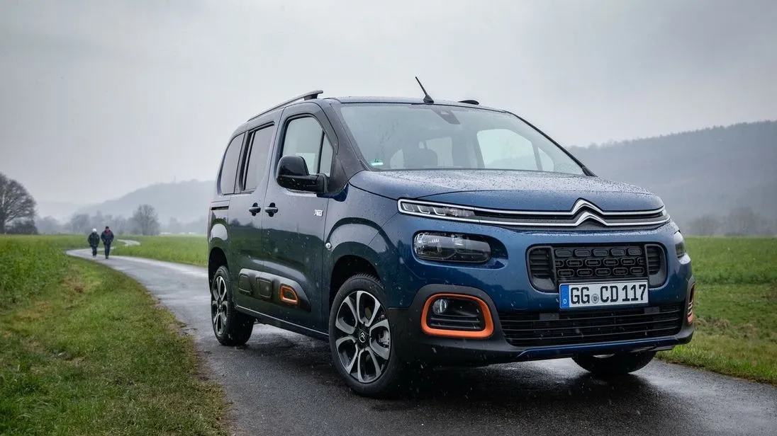 Die typisch französische Version: Mit Designelementen verewigt sich Citroën als Marke in der Pkw-Variante der PSA-Entwicklung.