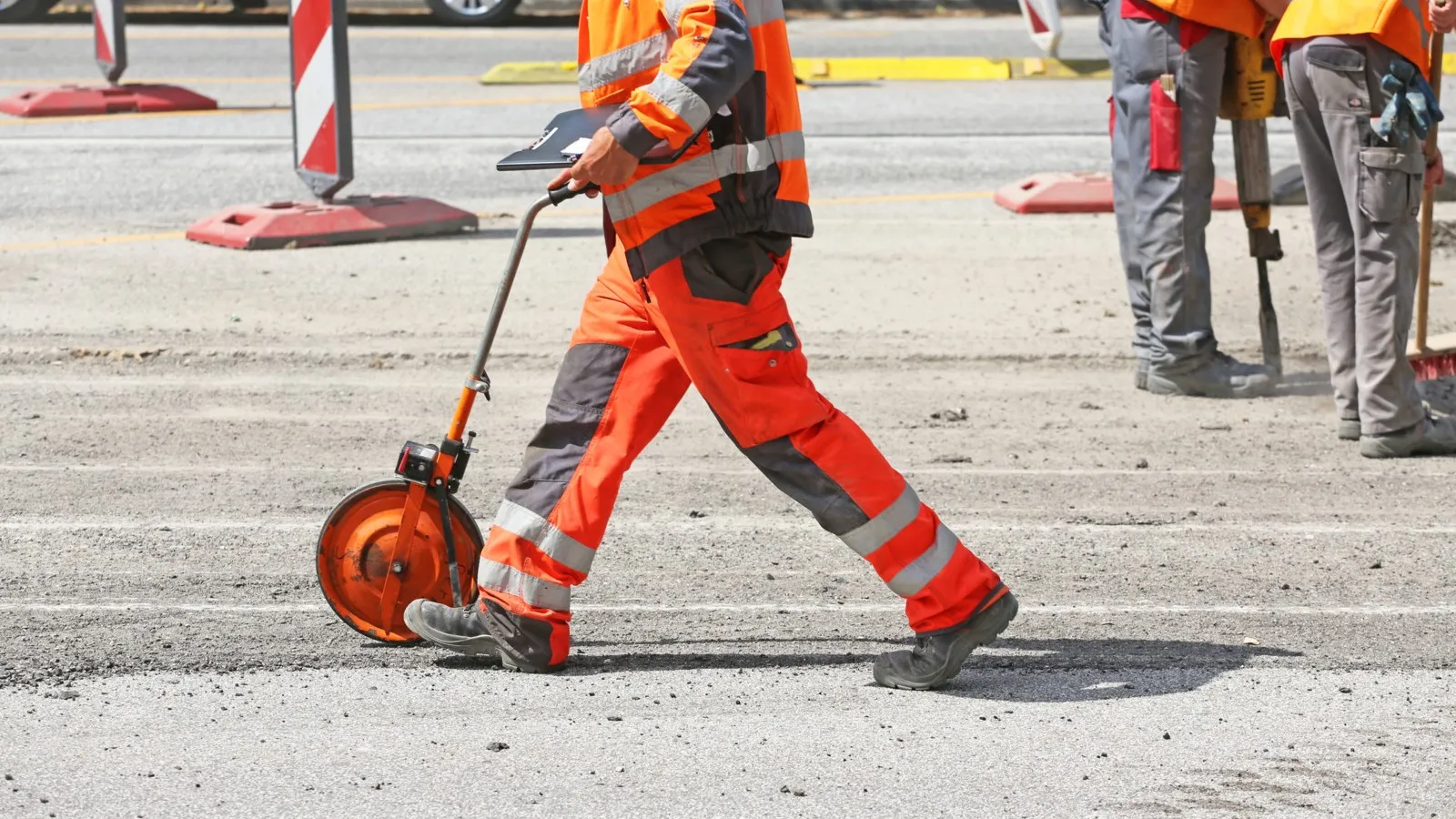 Wie sinnvoll sind elektronische Rechnungen, wenn Auftraggeber auf händischem Aufmaß und Mengenermittlung bestehen und die Rechnung zusätzlich ausgedruckt verlangen?