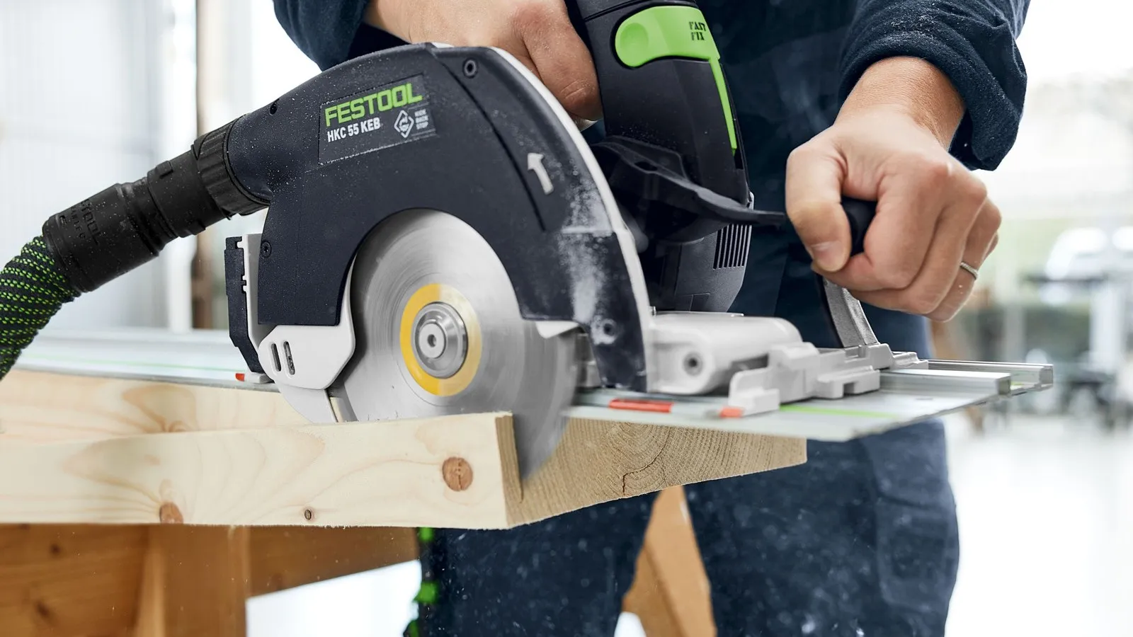 Auf der Messe zu sehen: Die Festool-Akku-Handkreissäge HKC 55 K für maximale Flexibilität auf der Baustelle.