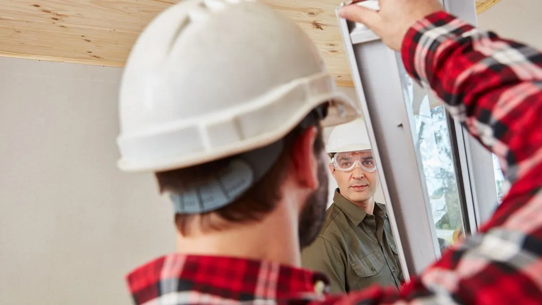 Fenster mit zu hohen Wärmedurchgangskoeffizienten: Der Energieberater hätte vor der energetischen Sanierung besser beraten müssen.