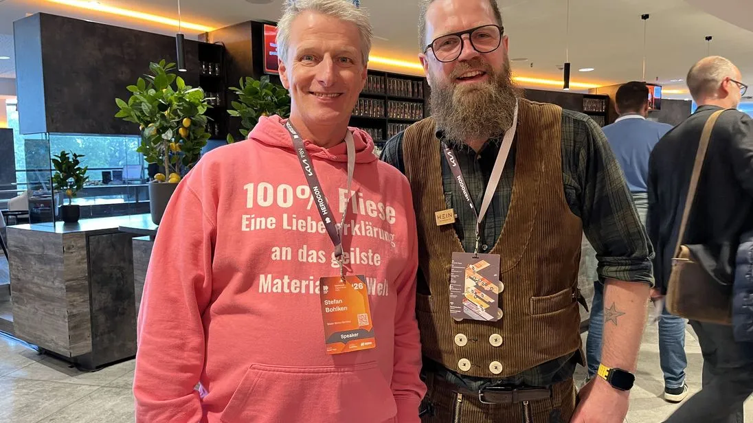 Tischlermeister Stefan Bohlken und Tischler Thorsten Hein