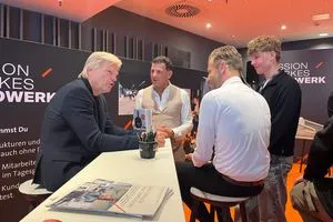 oliver-kahn-handwerker