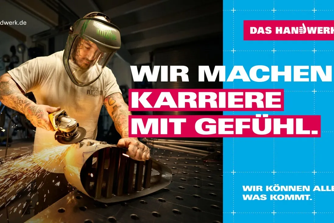 Max arbeitet als Karosserie- und Fahrzeugbaumechaniker.