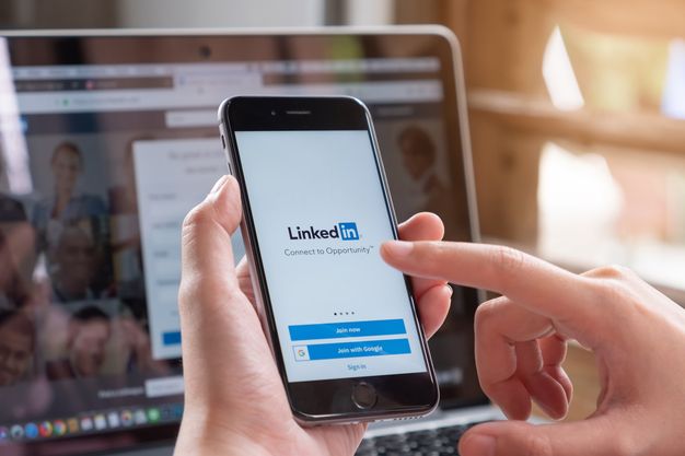 Inspiration und praktische Tipps: Auf LinkedIn teilen auch Handwerker ihre Erfahrungen.