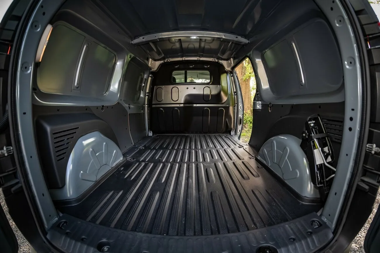 Innenansicht: Ladebereich des Nissan NV250.