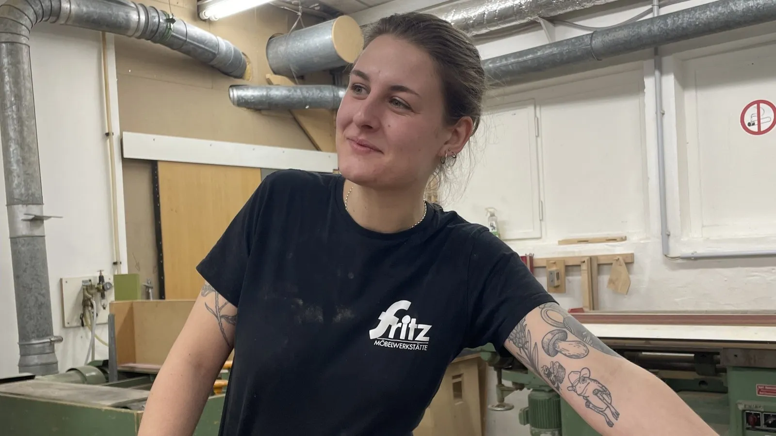 Sophie Oberländer ist Schreinergesellin in der Schreinerei Fritz Möbelwerkstätte in Göppingen (Baden-Württemberg). 