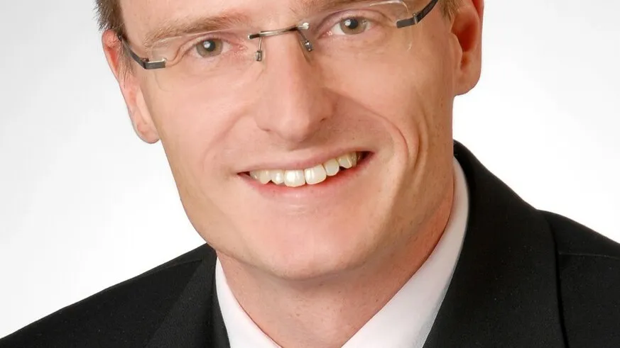 Porträtfoto von André Strunz.