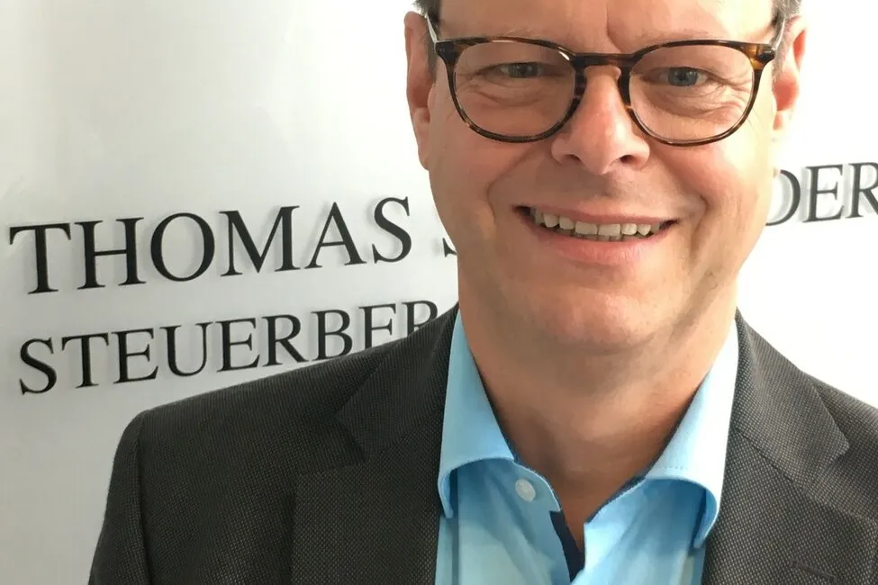 Im Einzelfall könne die Festsetzungsverjährung deutlich länger dauern, wenn es zum Beispiel zum Rechtsstreit kommt oder wenn die Staatsanwaltschaft ein Steuerstrafverfahren einleitet, sagt Steuerberater Thomas Schroeder.