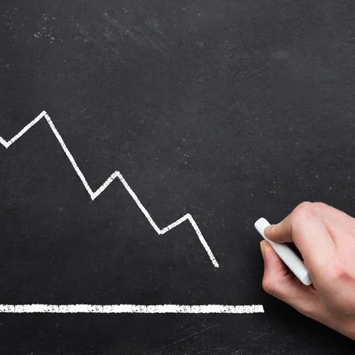 Fallender Aktienkurs auf einer Grafik