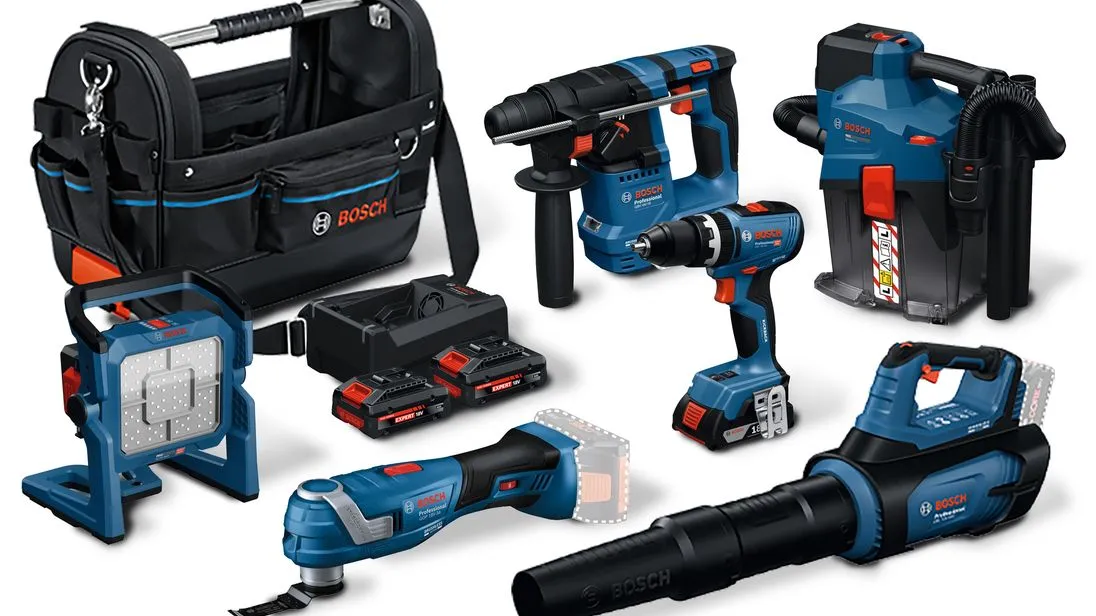 Ein Bosch Professional Parket mit sechs Werkzeugen