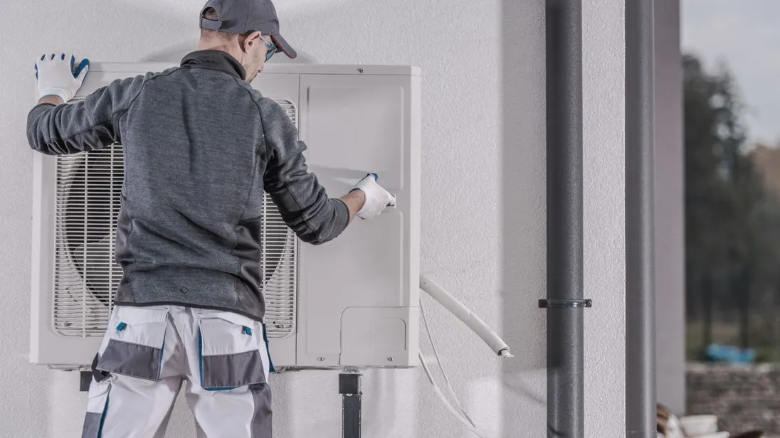 Rückabwicklung des Vertrages: Handwerker muss die Wärmepumpe wieder ausbauen.