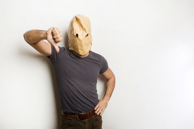 Anonyme Anzeigen: Tippgeber sind relativ sicher, solange sie keine bewussten Falschaussagen machen und der Fall nicht vor einem Strafgericht landet.