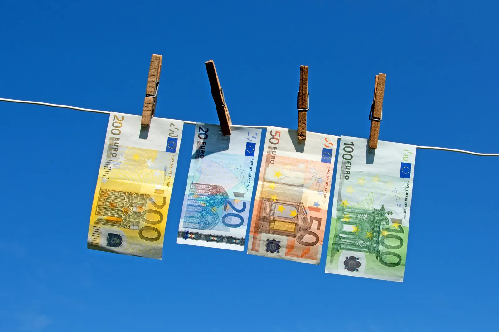 Geldwäsche? Zu viel Bargeld macht verdächtig!