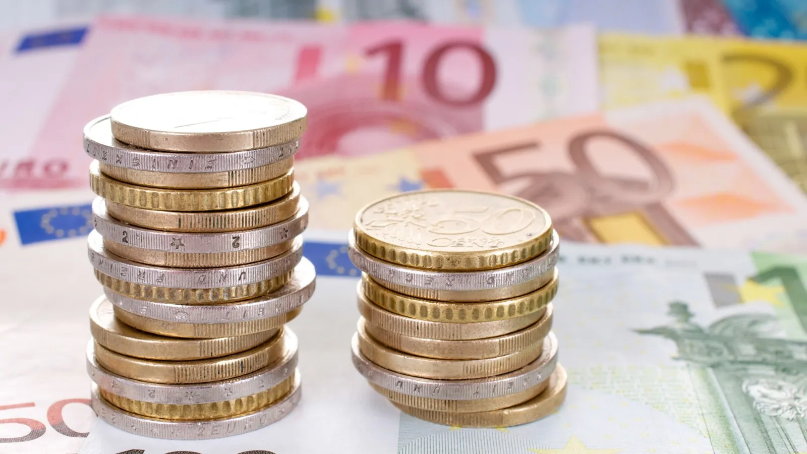 Unternehmensverkauf: Steuerpflichtig ist der Veräußerungsgewinn, also was vom Verkaufspreis nach der Anschaffungs- und Verkaufskosten übrig bleibt.