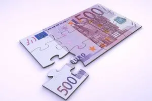 500 Euro note as puzzle - one piece seperately