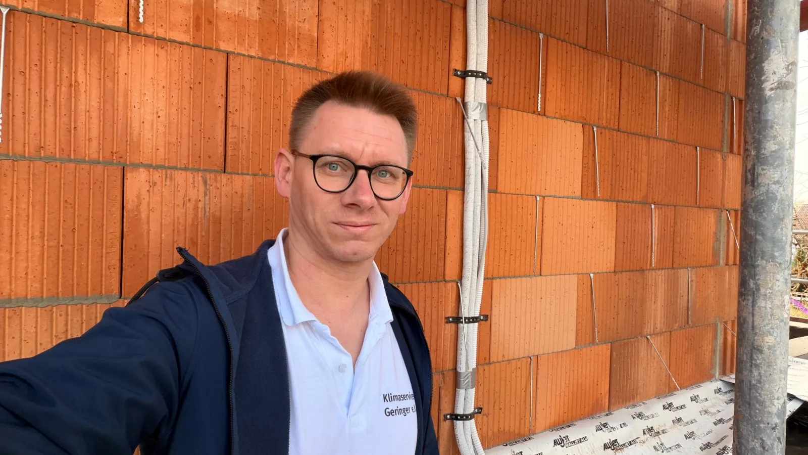 Selfies von der Baustelle sind in den Social-Media-Kanälen von Clemens Geringer keine Seltenheit.