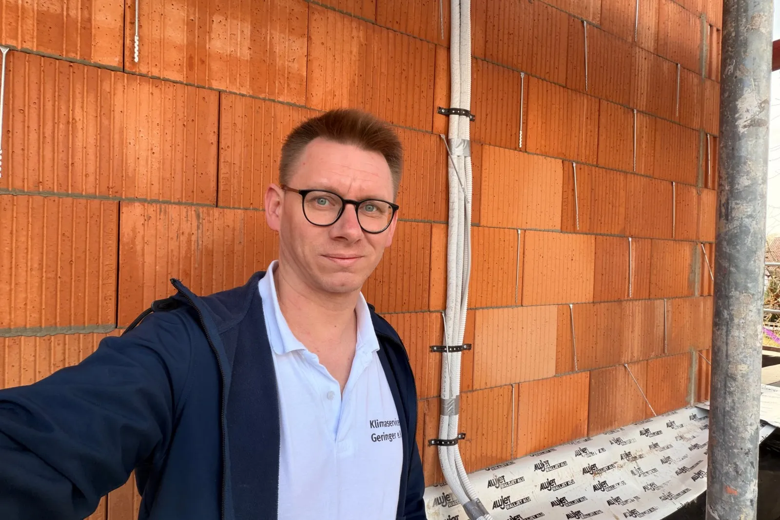 Selfies von der Baustelle sind in den Social-Media-Kanälen von Clemens Geringer keine Seltenheit.