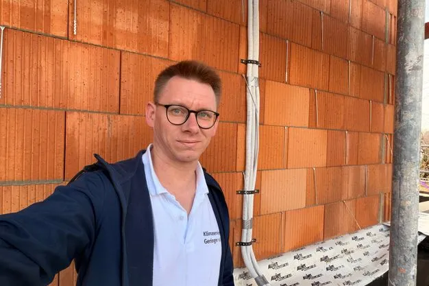 Selfies von der Baustelle sind in den Social-Media-Kanälen von Clemens Geringer keine Seltenheit.