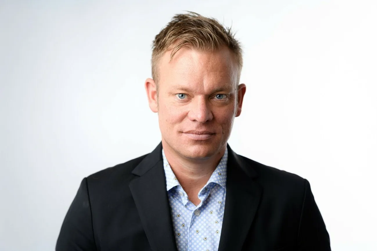 Porträtfoto von David Rölleke.