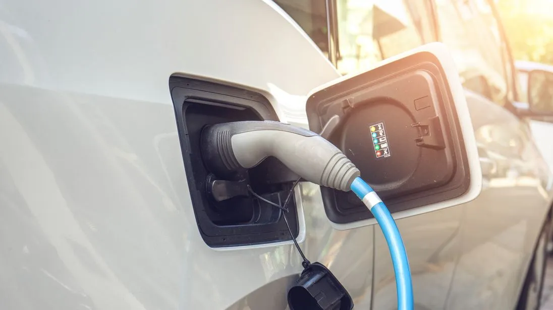 Elektroauto beim Laden