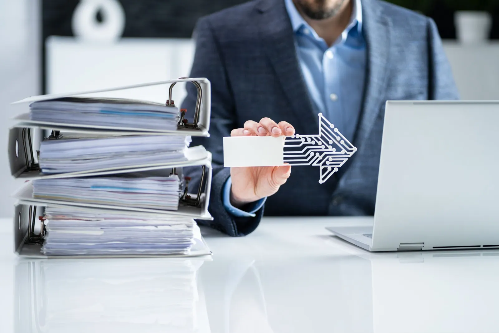Anders als bei Papierrechnungen und Pdfs: Bei E-Rechnungen werden alle Rechnungsinhalte in einem strukturierten, maschinenlesbaren Datensatz dargestellt.