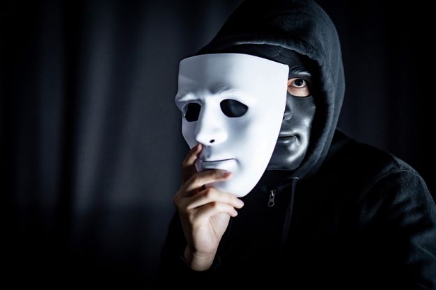 Anonyme Anzeige: In Meldeportalen für Steueranzeigen können sich Hinweisgeber anonym einloggen und Fragen des Finanzamtes beantworten.