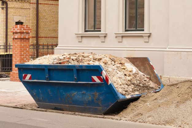 Änderung der Gefahrstoffverordnung: Auch Abbrucharbeiten im niedrigen und mittleren Risikobereich sind jetzt genehmigungspflichtig.