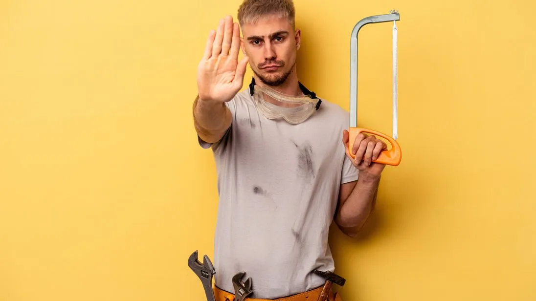 Stopp! Den Stress von anderen müssen Sie nicht an sich heranlassen.