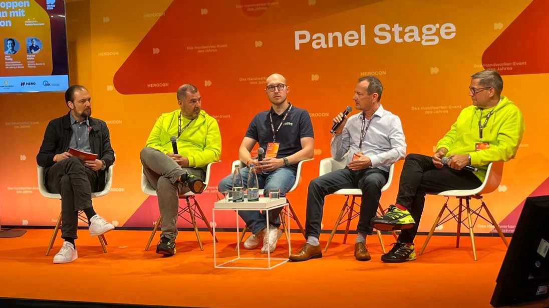 Volle Dosis Zahlen zum Frühstück: Hier das Frühshoppen mit der Bierdeckel-Kalkulation mit Moderator Patrick Neumann, Martin Herber, Patrick Küthe, Jens Theilig und Rainer Dreier.