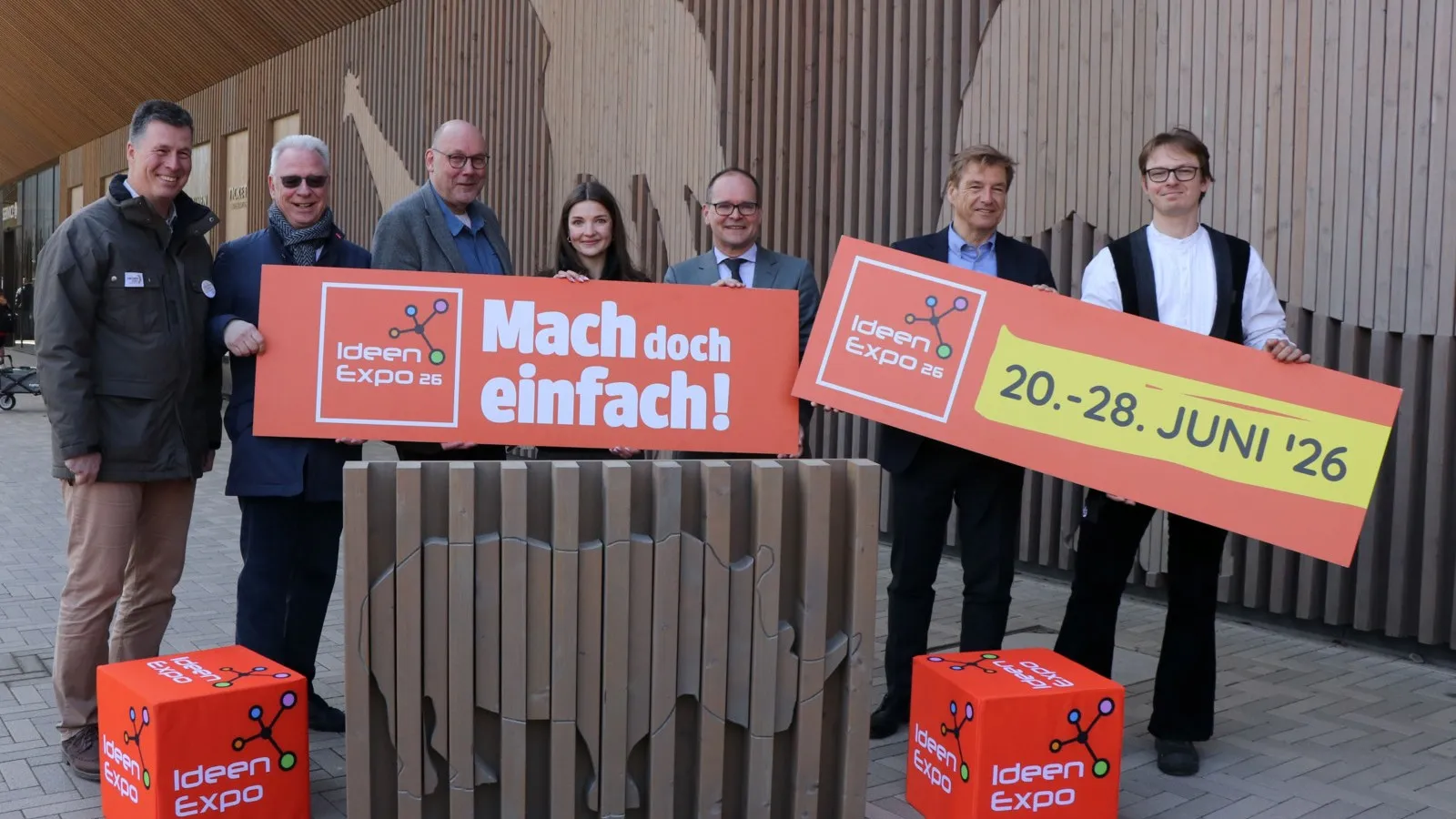 „Mach doch einfach“ ist das Motto der Ideenexpo im Juni 2026. Dort können Jugendliche Technik und Naturwissenschaften sowie Handwerk auf spannende Art und Weise erleben. Aktionen des Handwerks stellten Vertreter und Unterstützer im Erlebnis Zoo Hannover vor.