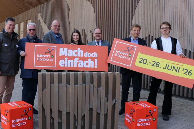 „Mach doch einfach“ ist das Motto der Ideenexpo im Juni 2026. Dort können Jugendliche Technik und Naturwissenschaften sowie Handwerk auf spannende Art und Weise erleben. Aktionen des Handwerks stellten Vertreter und Unterstützer im Erlebnis Zoo Hannover vor.