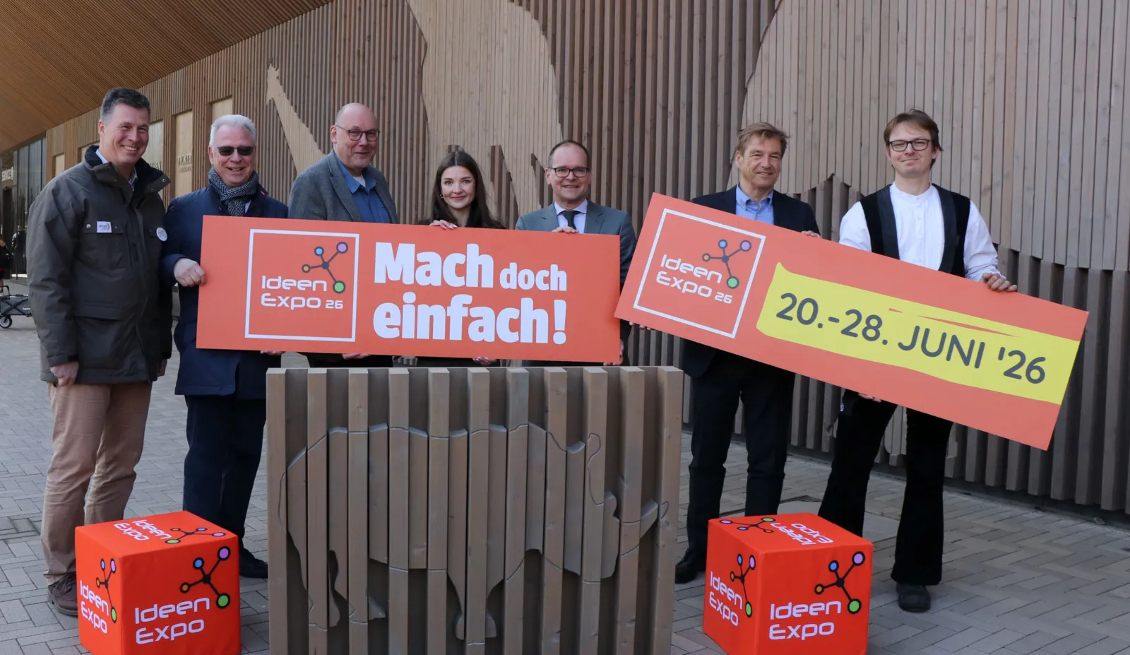 „Mach doch einfach“ ist das Motto der Ideenexpo im Juni 2026. Dort können Jugendliche Technik und Naturwissenschaften sowie Handwerk auf spannende Art und Weise erleben. Aktionen des Handwerks stellten Vertreter und Unterstützer im Erlebnis Zoo Hannover vor.