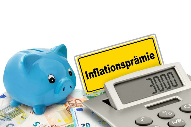 Tarifvertrag mit Regelungen zur Inflationsprämie: Seit Sommer 2023 sind sie im Dachdeckerhandwerk und im Baugewerbe allgemeinverbindlich.