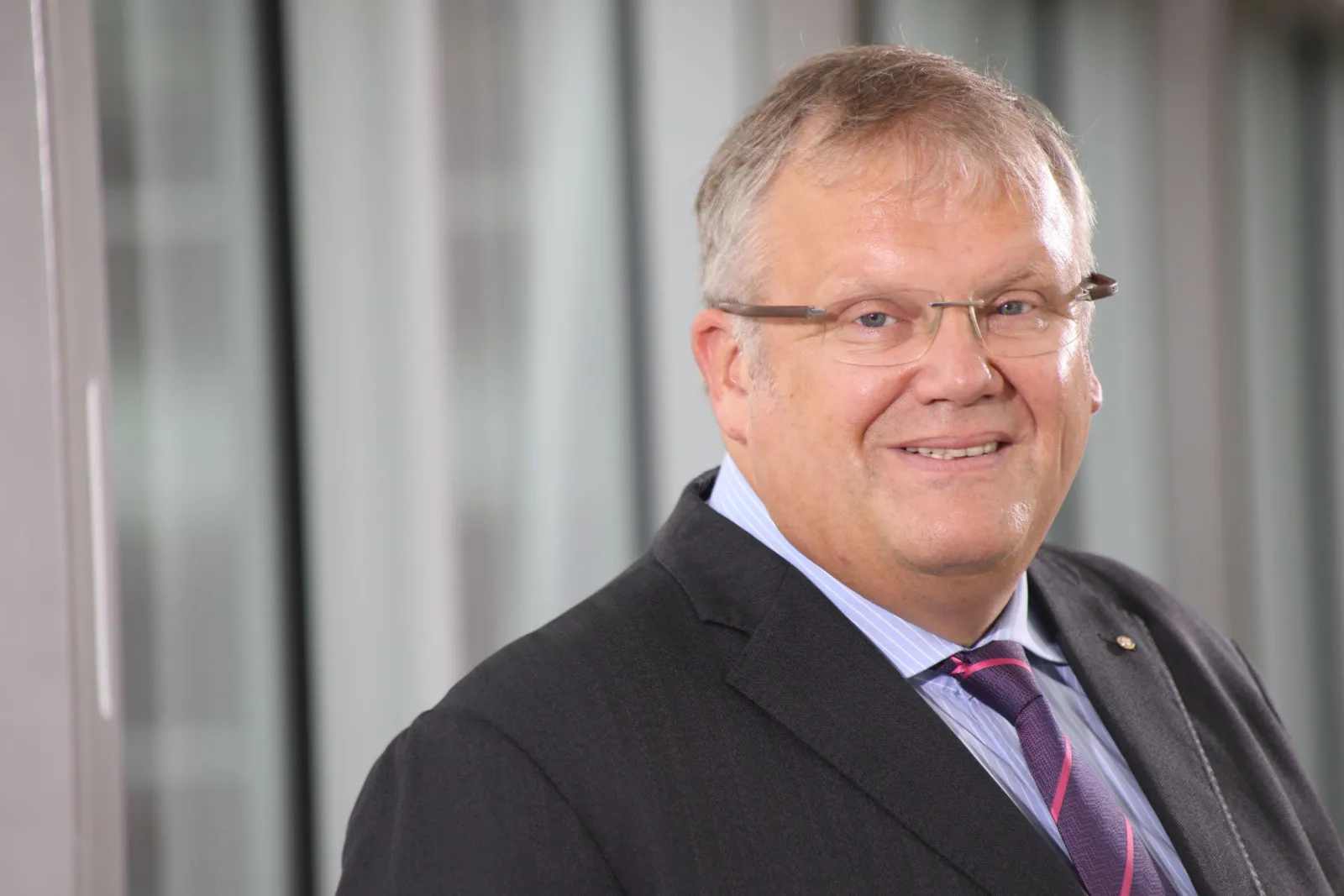 Eine Insolvenz muss nicht das Ende sein, sagt Rechtsanwalt Jörg Sievers. Das Insolvenzrecht biete viele Möglichkeiten, angeschlagene Unternehmen zu retten.