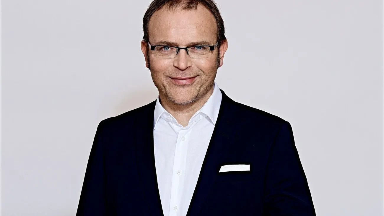 Porträtfoto von Jürgen Schimmel.