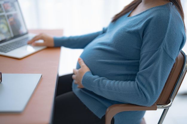 Fehlender Mutterschutz für Selbstständige: Laut IKK classic ist das eine Barriere für Frauen, die eine Selbstständigkeit oder Unternehmensgründung anstreben.