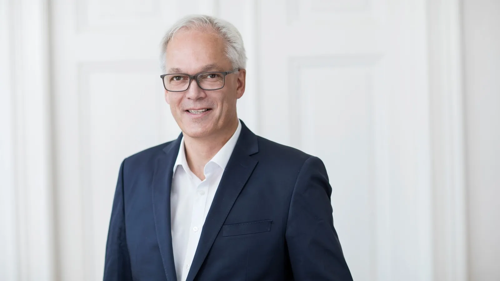 Porträtfoto von Rechtsanwalt Peter Meyer.